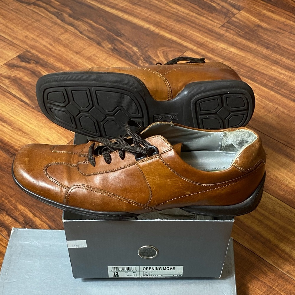 Kenneth Cole Men Dress Shoe - size 12